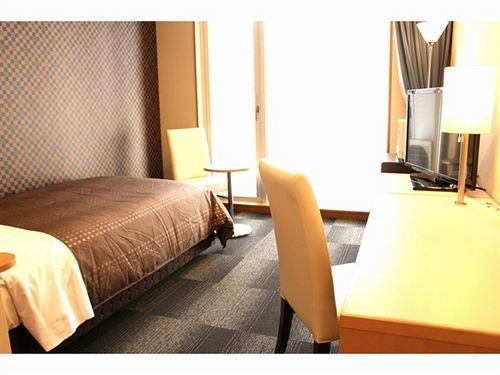 Livemax Budget Mihama